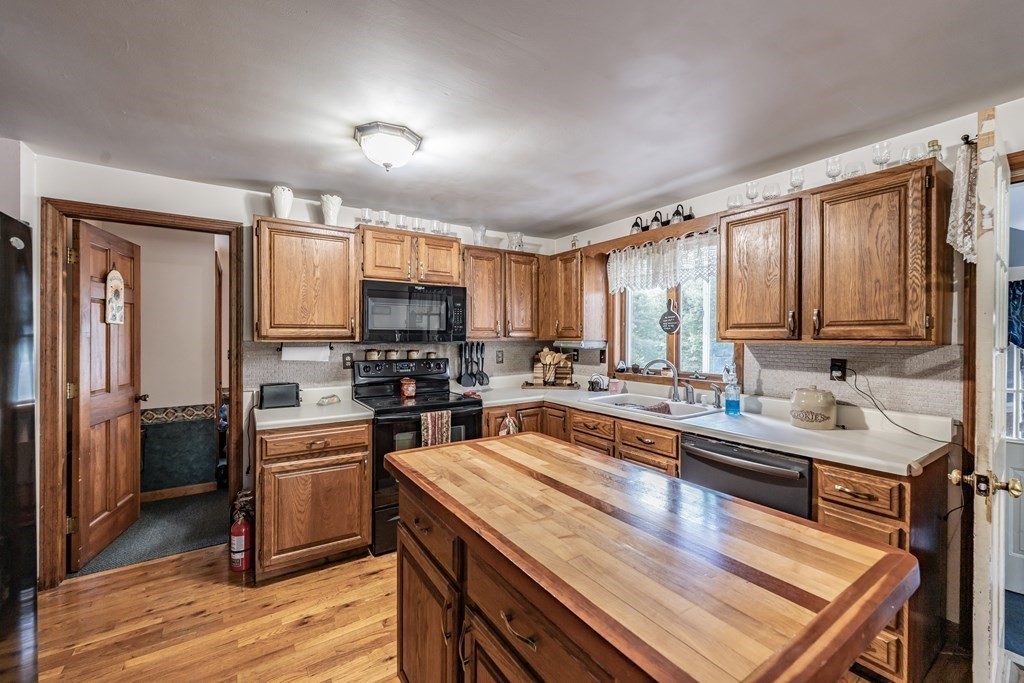 101 Malboeuf Road Ware, MA 01082 - Photo 4 of 32
