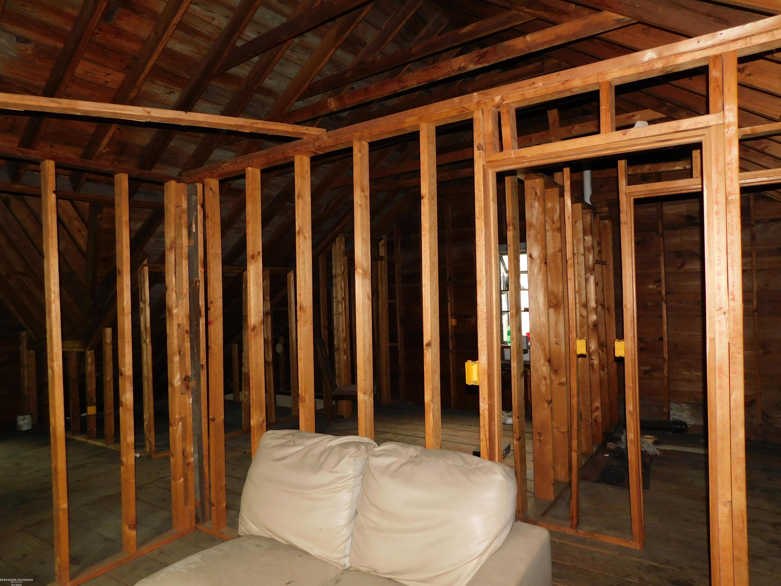5737 Audubon Road Detroit, MI 48224 - Photo 16 of 26 50176017-36cdd0ea-70f6-41cf-9aaf-c2252044dff8.JPG