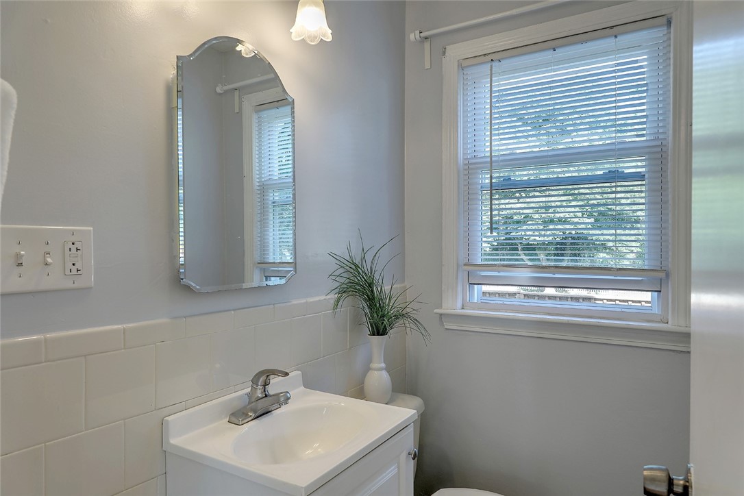 409 New Meadow Road Barrington, RI 02806 - Photo 20 of 31 Gallery Image 20