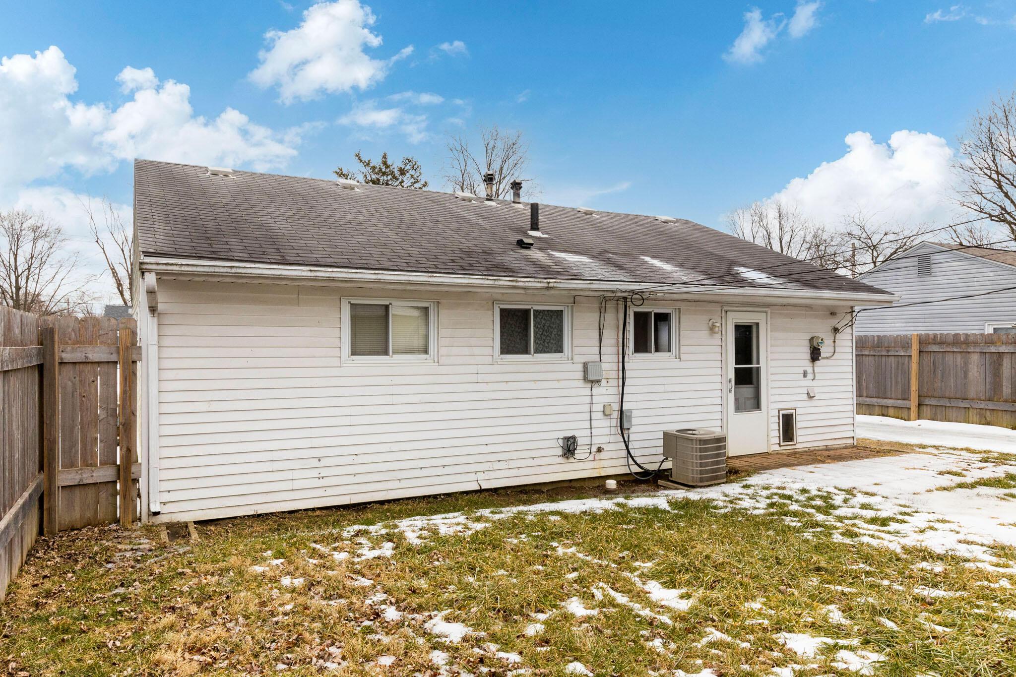 3533 Gerbert Road Columbus, OH 43224 - Photo 5 of 20 2022-02-12 3533 Gerbert Rd 06