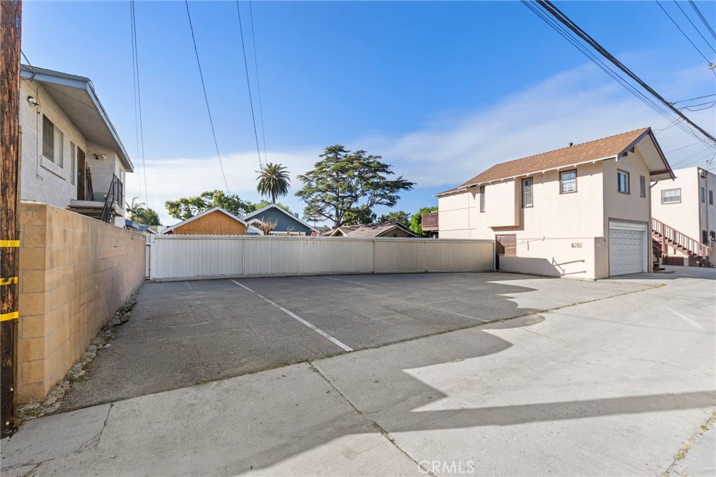 3020 East 3rd Street Long Beach, CA 90814 - Photo 13 of 63 a view of a house with a outdoor space