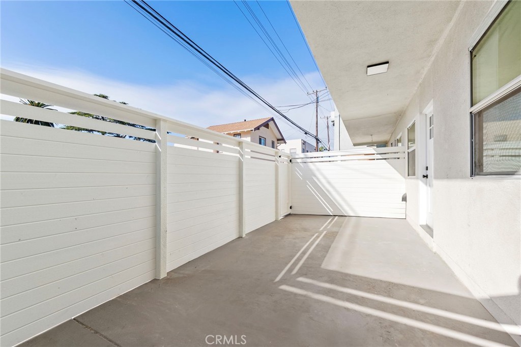 3020 East 3rd Street Long Beach, CA 90814 - Photo 16 of 63 a view of a white house