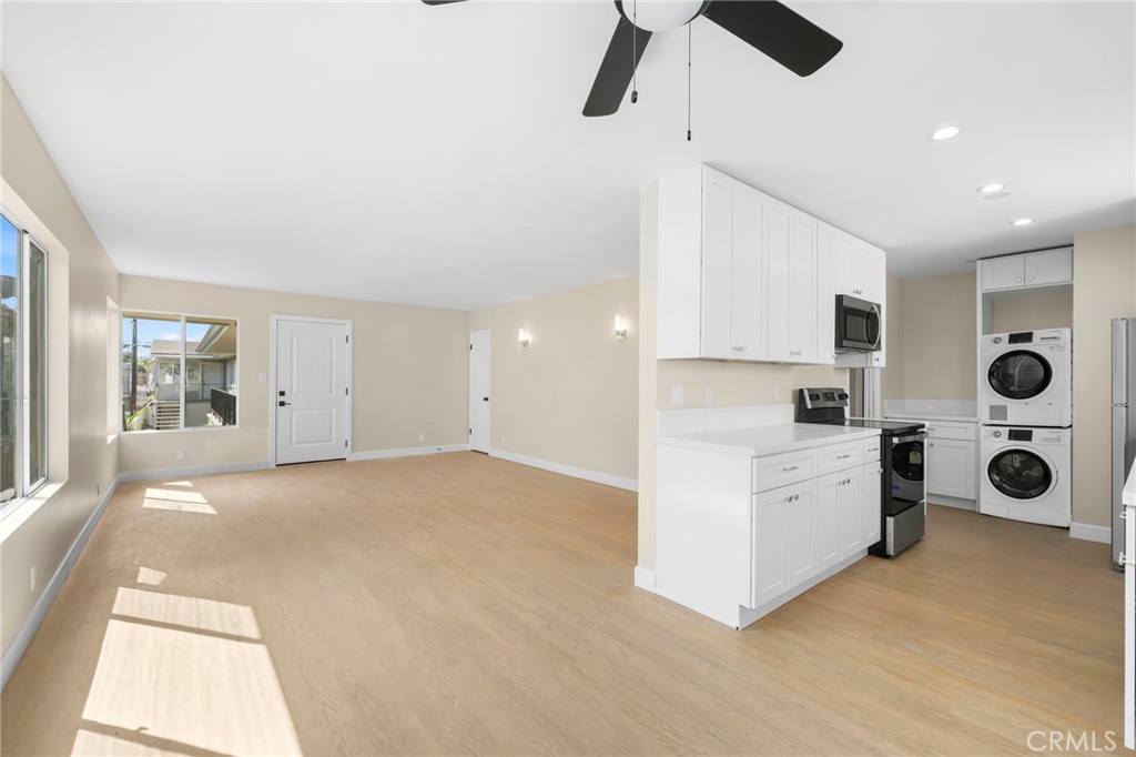3020 East 3rd Street Long Beach, CA 90814 - Photo 47 of 63 a view of a kitchen with electric appliances