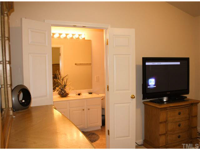7220 Janston Drive Raleigh, NC 27613 - Photo 10 of 20 Gallery Image 10