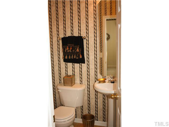 7220 Janston Drive Raleigh, NC 27613 - Photo 14 of 20 Gallery Image 14