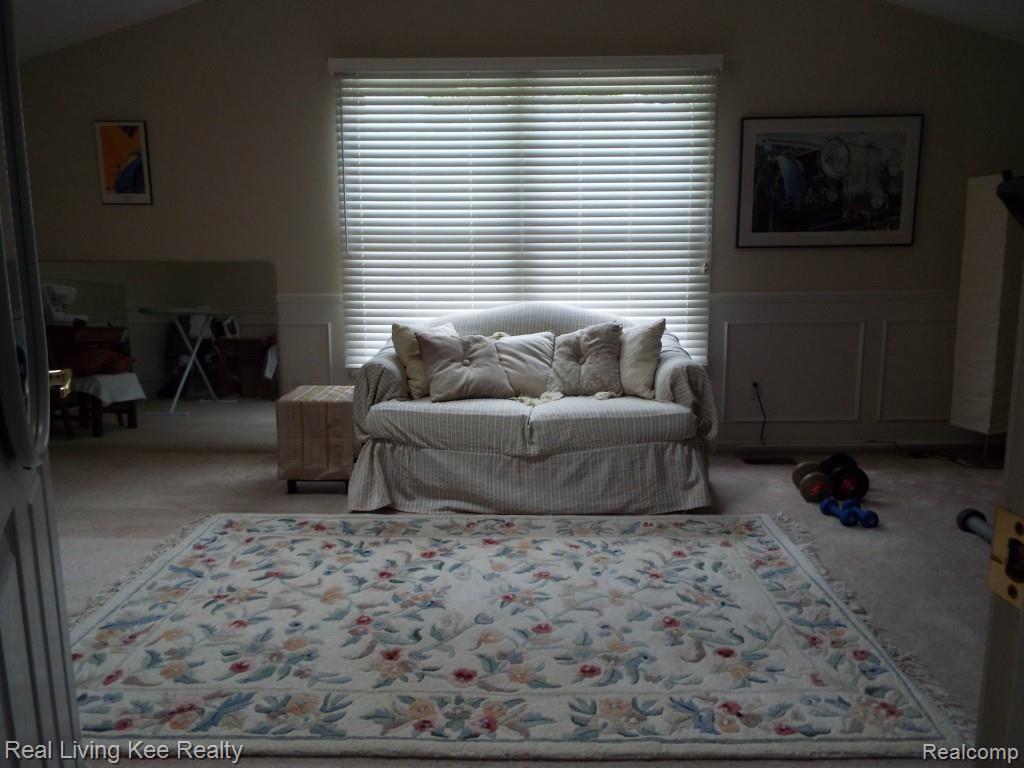 3379 Roseglade Rochester, MI 48306 - Photo 24 of 68 bonus room.jpg