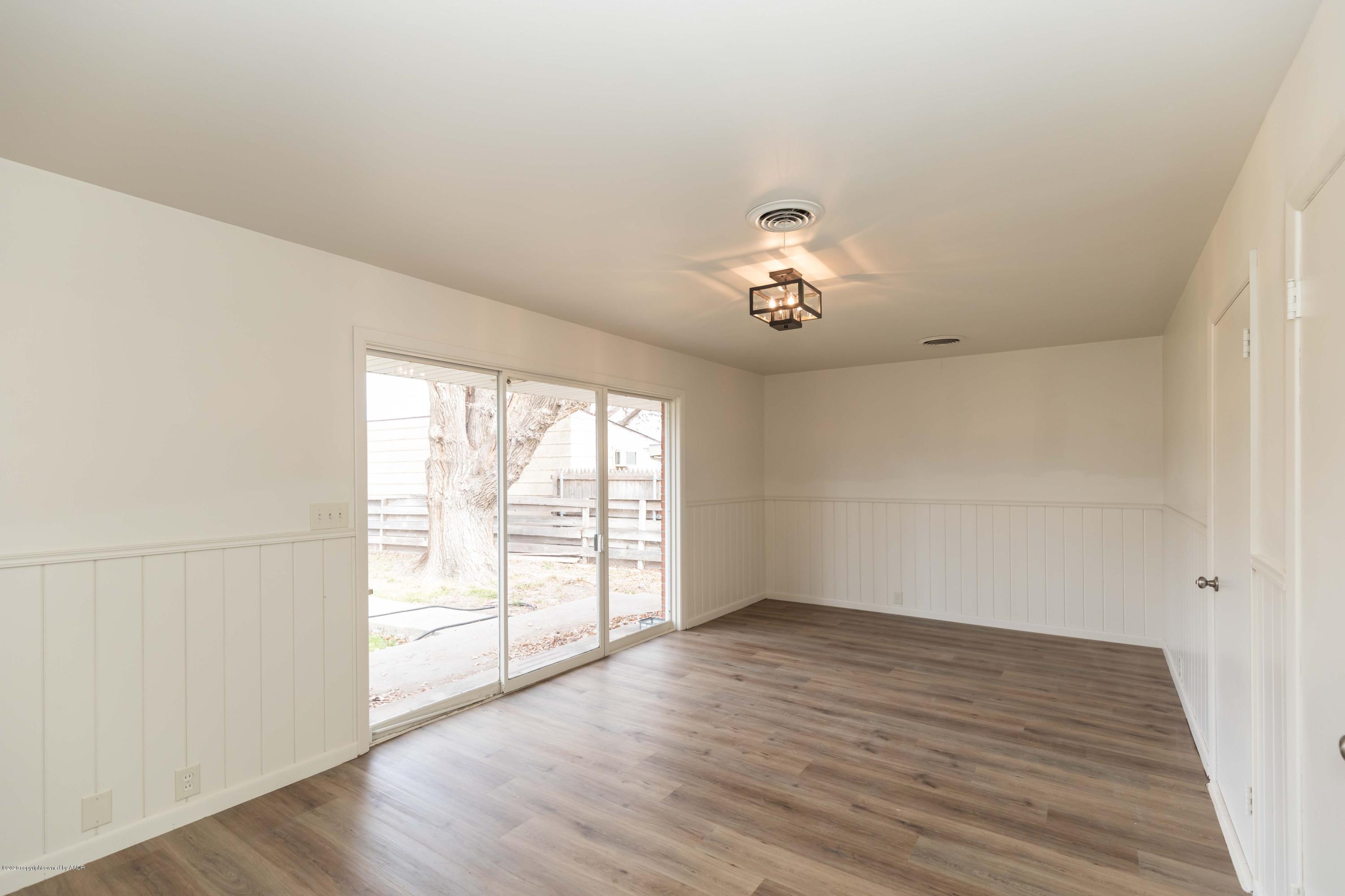 2904 Dover Road Amarillo, TX 79109 - Photo 13 of 22 DEN VIEW 2