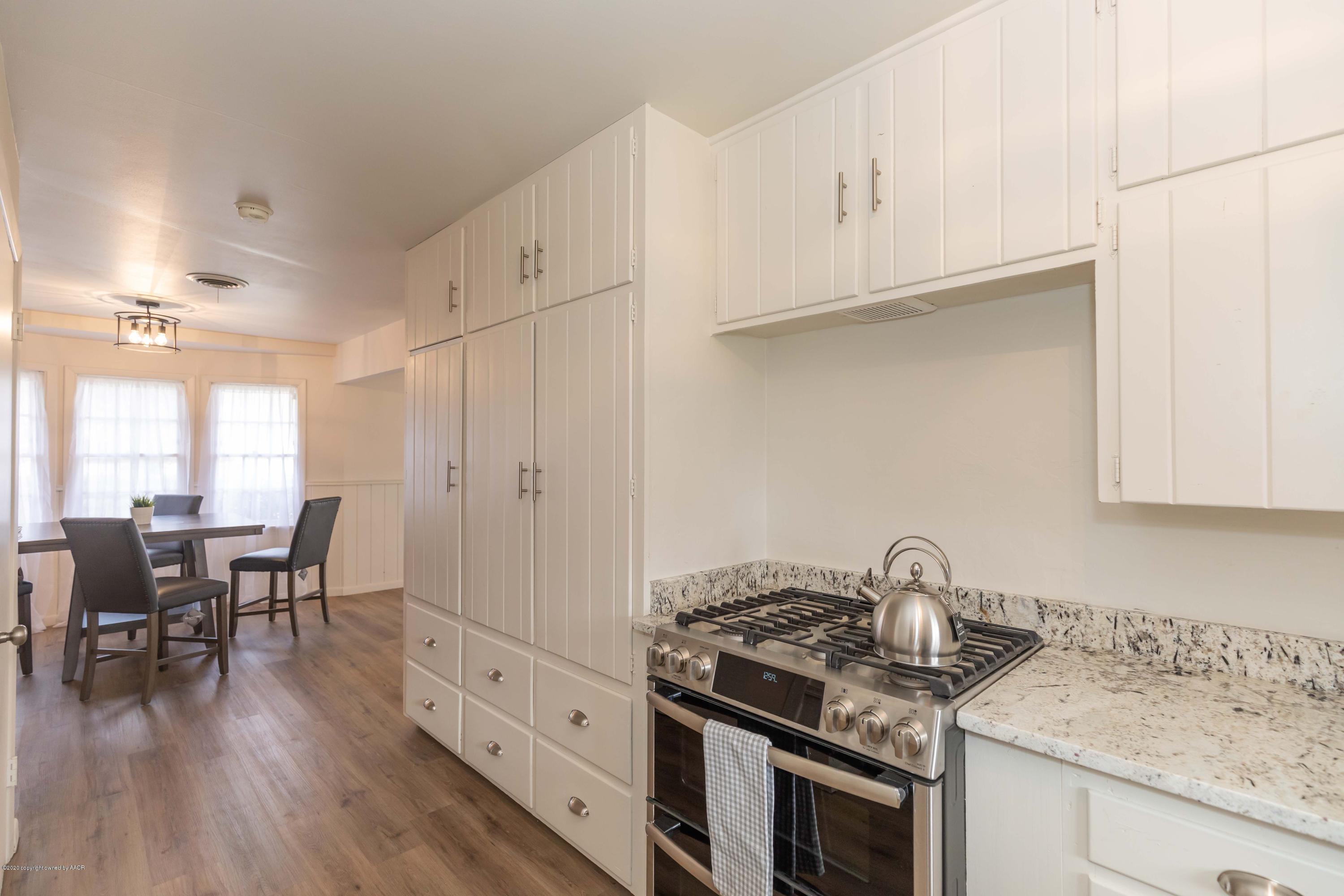 2904 Dover Road Amarillo, TX 79109 - Photo 10 of 22 KITCHEN VIEW 5 (1)