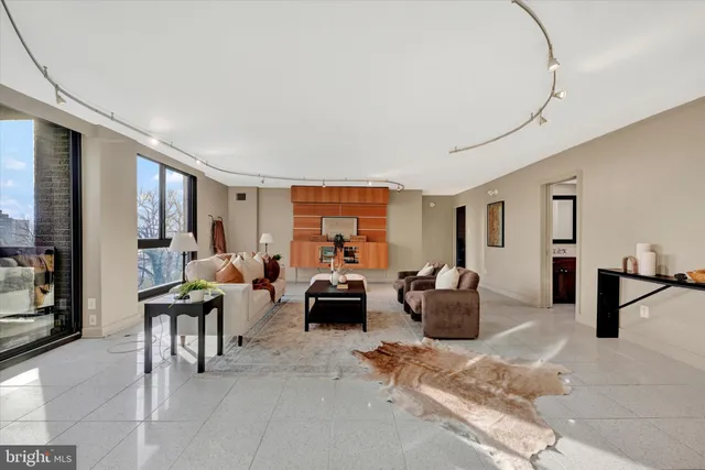 $495,000 | 4100 North Charles Street, Unit 609, Baltimore, MD 21218