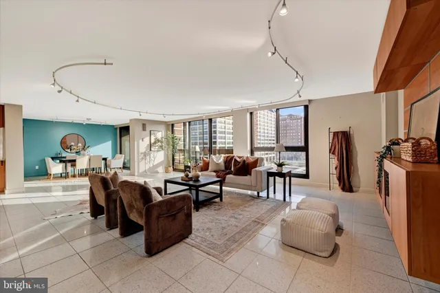 $495,000 | 4100 North Charles Street, Unit 609, Baltimore, MD 21218