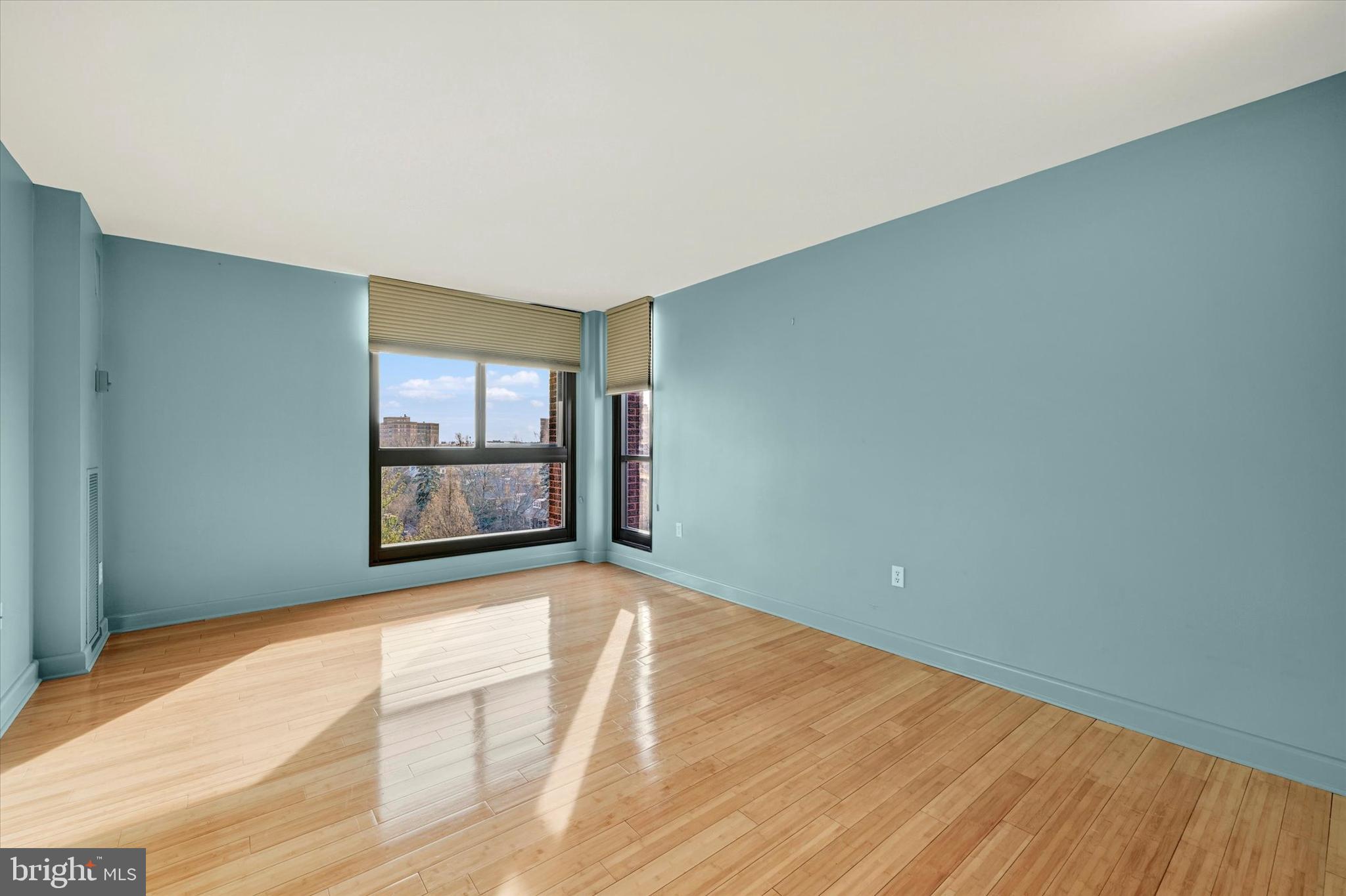 4100 North Charles Street, Unit 609 Baltimore, MD 21218 - Photo 17 of 36 a view of an empty room with a window