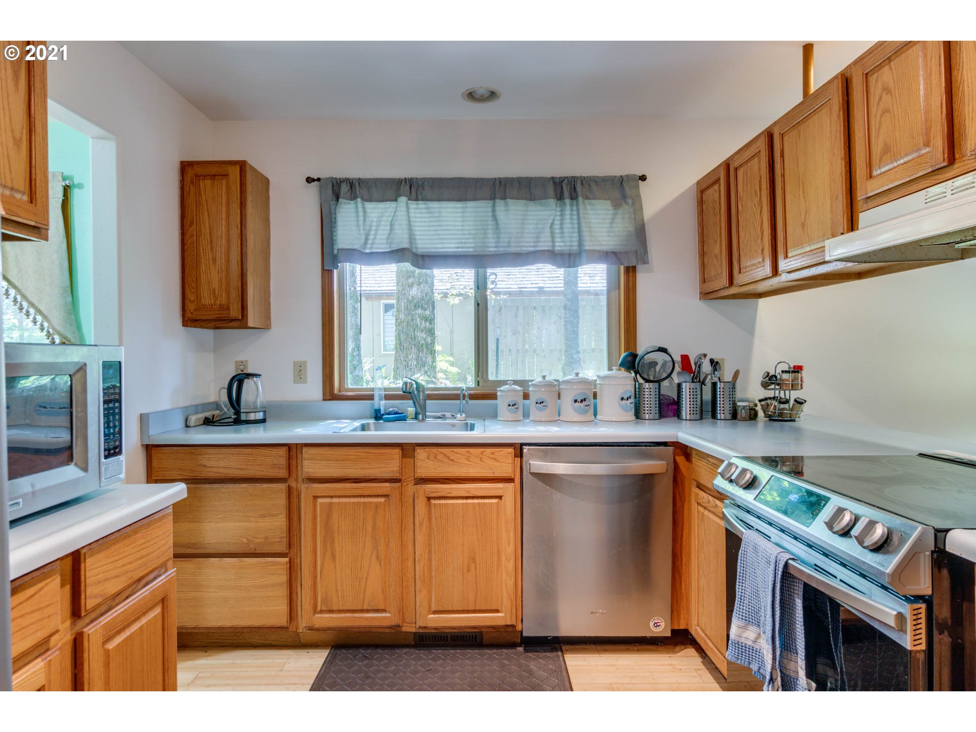 65540 East Timberline Drive Rhododendron, OR 97049 - Photo 11 of 32