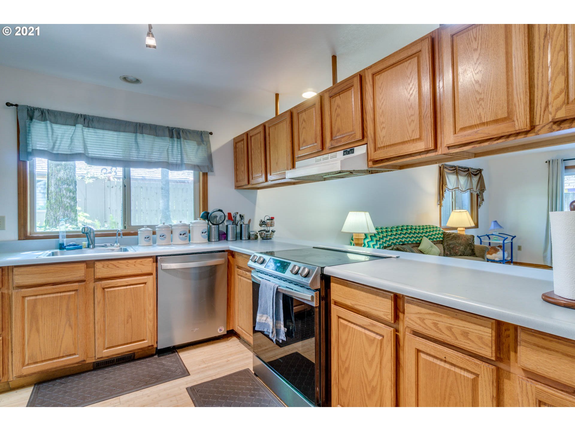 65540 East Timberline Drive Rhododendron, OR 97049 - Photo 10 of 32