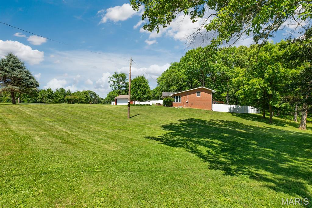 2364 Seminary Road Brighton, IL 62012 - Photo 11 of 57