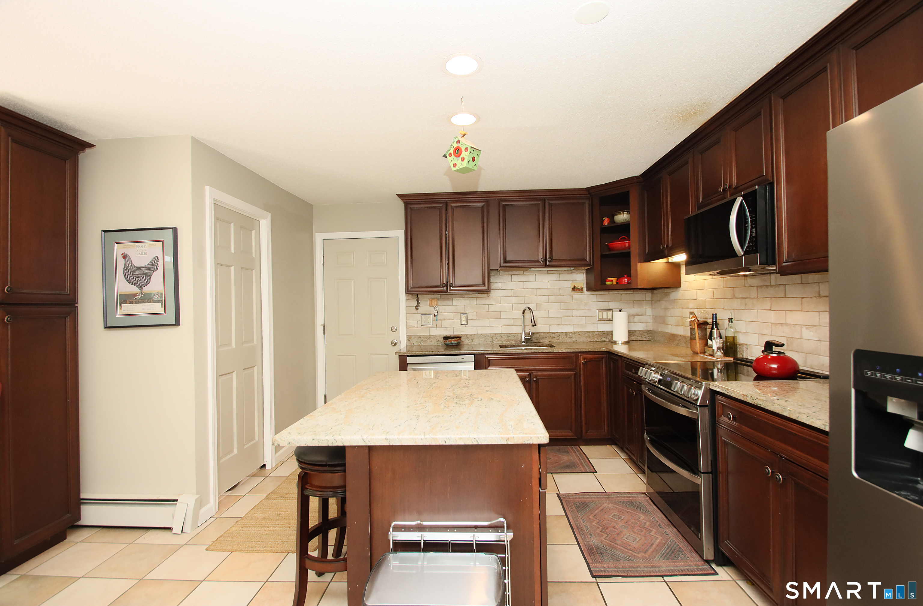 19 Legendary Road East Lyme, CT 06333 - Photo 11 of 38