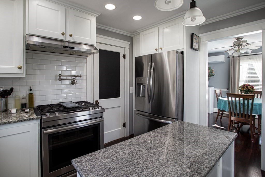 879 Willett Avenue Riverside, RI 02915 - Photo 12 of 28 Gallery Image 12