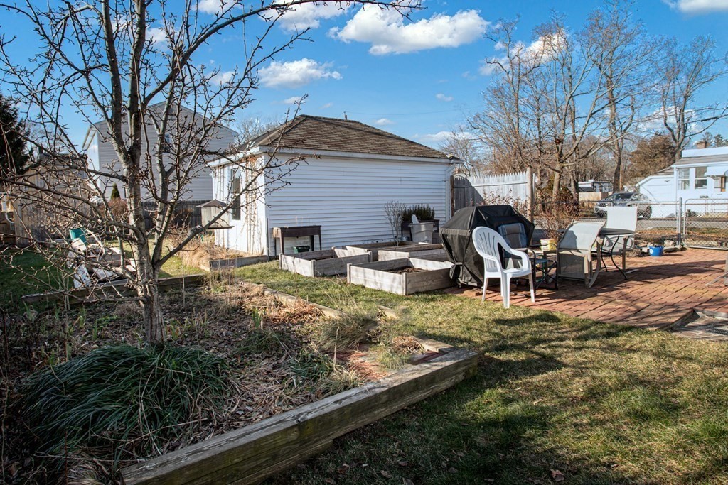 879 Willett Avenue Riverside, RI 02915 - Photo 6 of 28 Gallery Image 6