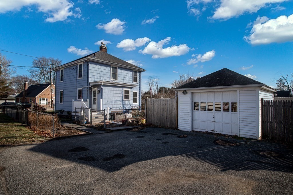 879 Willett Avenue Riverside, RI 02915 - Photo 7 of 28 Gallery Image 7