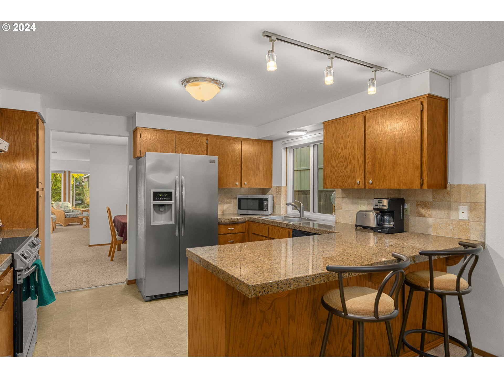 11753 Southwest Swendon Loop Tigard, OR 97223 - Photo 11 of 36 Gallery Image 11