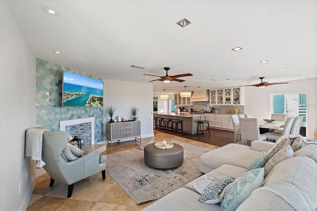 $4,895,000 | 412 South Casey Key Road, Nokomis, FL 34275