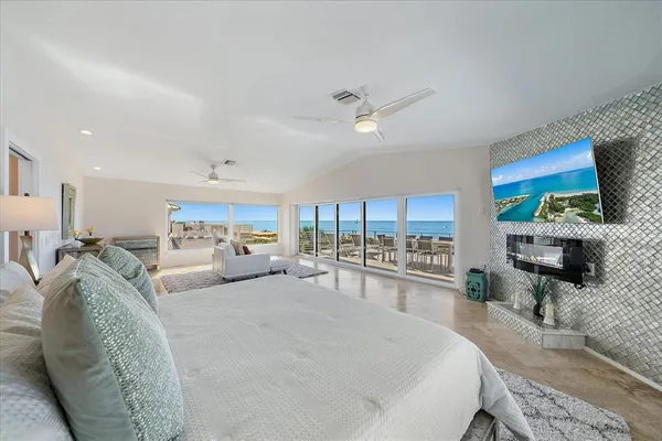 $4,895,000 | 412 South Casey Key Road, Nokomis, FL 34275