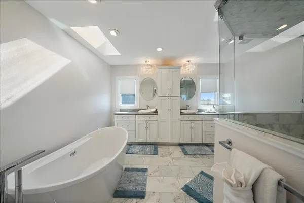 $4,895,000 | 412 South Casey Key Road, Nokomis, FL 34275