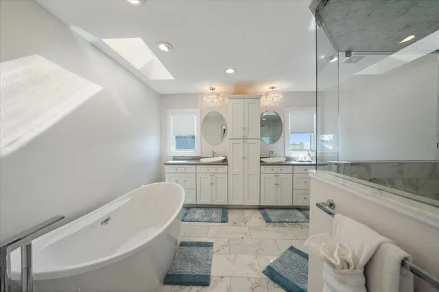 $4,895,000 | 412 South Casey Key Road, Nokomis, FL 34275