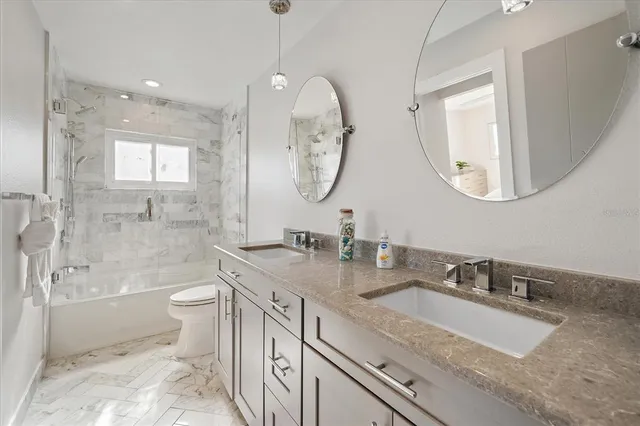 $4,895,000 | 412 South Casey Key Road, Nokomis, FL 34275