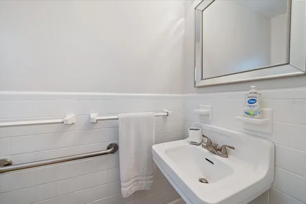 $4,895,000 | 412 South Casey Key Road, Nokomis, FL 34275