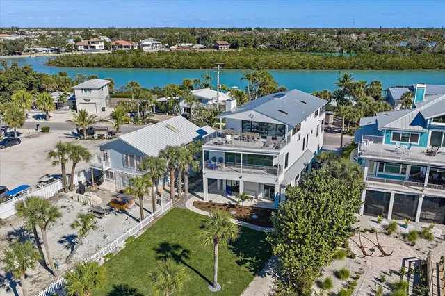 $4,895,000 | 412 South Casey Key Road, Nokomis, FL 34275