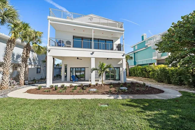 $4,895,000 | 412 South Casey Key Road, Nokomis, FL 34275