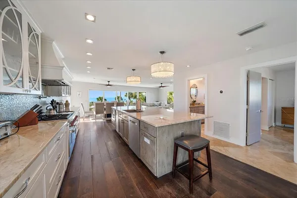 $4,895,000 | 412 South Casey Key Road, Nokomis, FL 34275