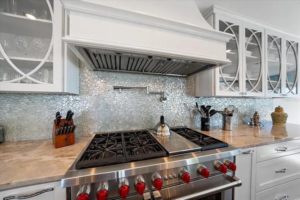 $4,895,000 | 412 South Casey Key Road, Nokomis, FL 34275