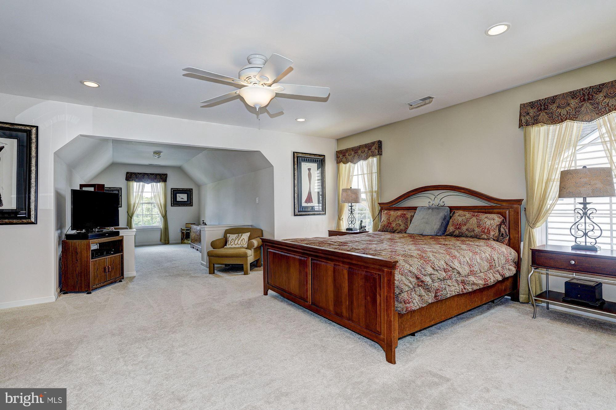 3921 Forest Valley Road Baltimore, MD 21234 - Photo 20 of 45 Primary Bedroom | Sitting Room