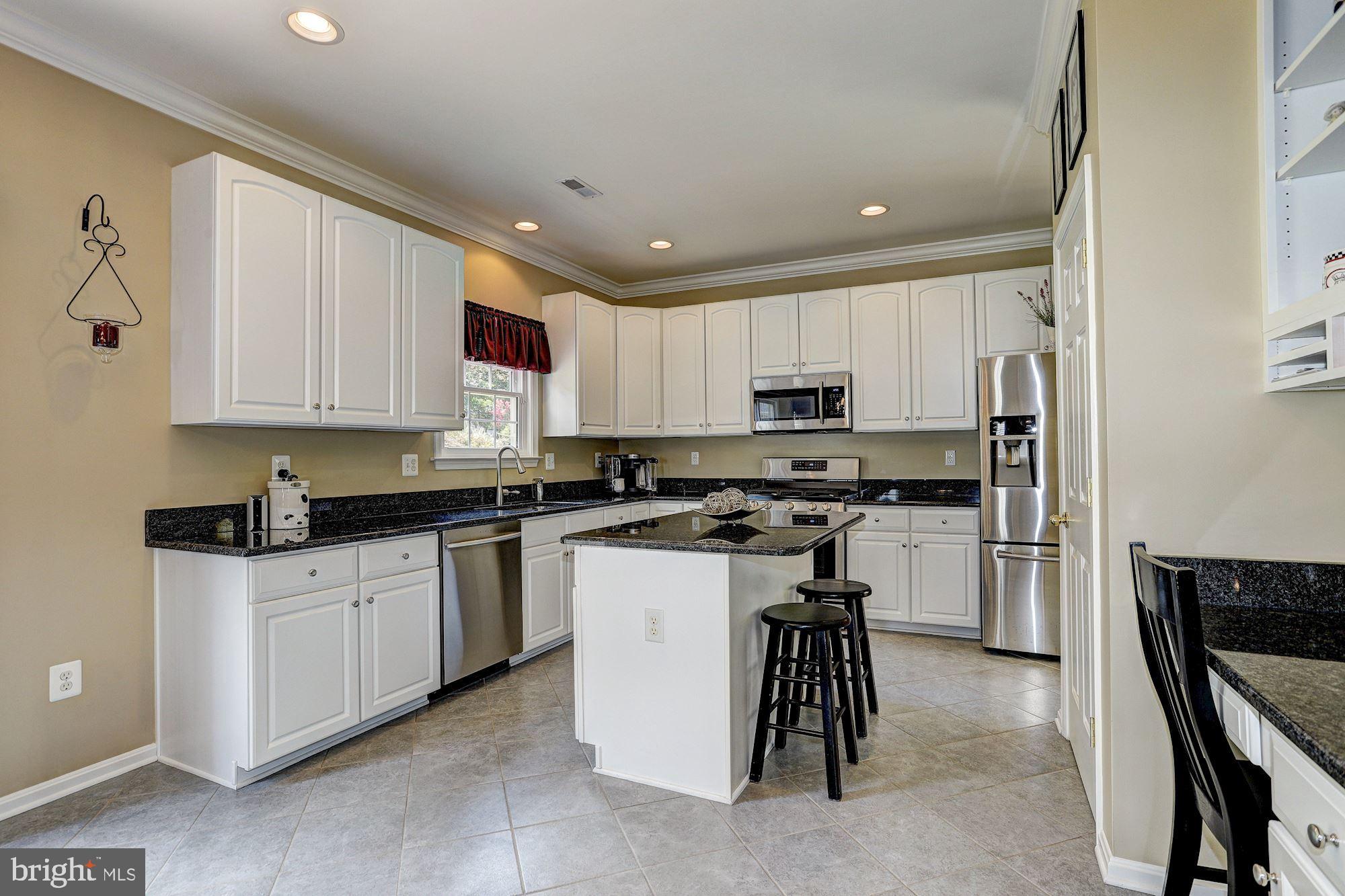 3921 Forest Valley Road Baltimore, MD 21234 - Photo 8 of 45 Eat-In Kitchen