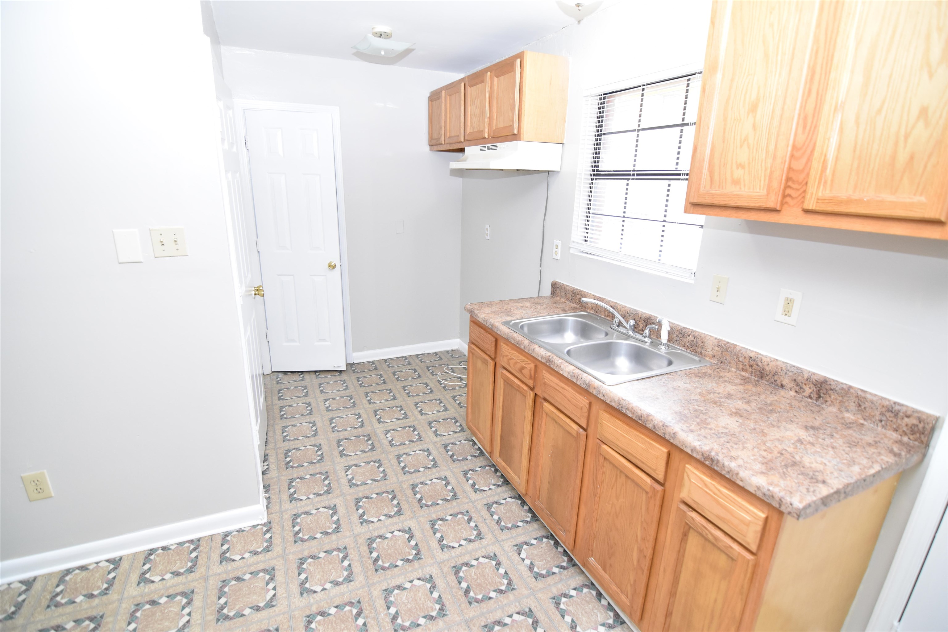38 West Rollins Road Memphis, TN 38109 - Photo 11 of 26 Gallery Image 11