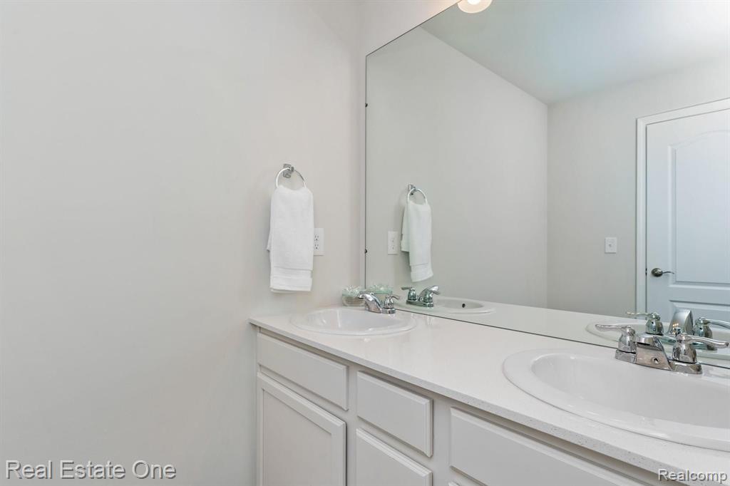 342 Strawberry Drive Rochester, MI 48307 - Photo 23 of 27