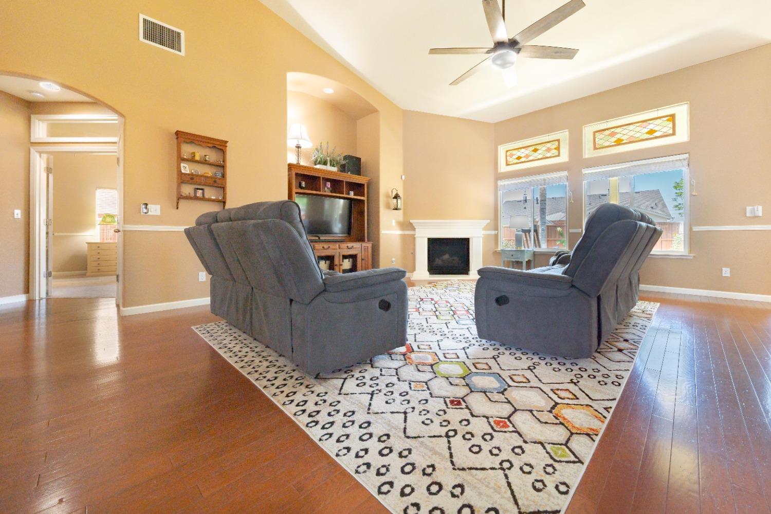 1029 Freedom Drive Lemoore, CA 93245 - Photo 11 of 44