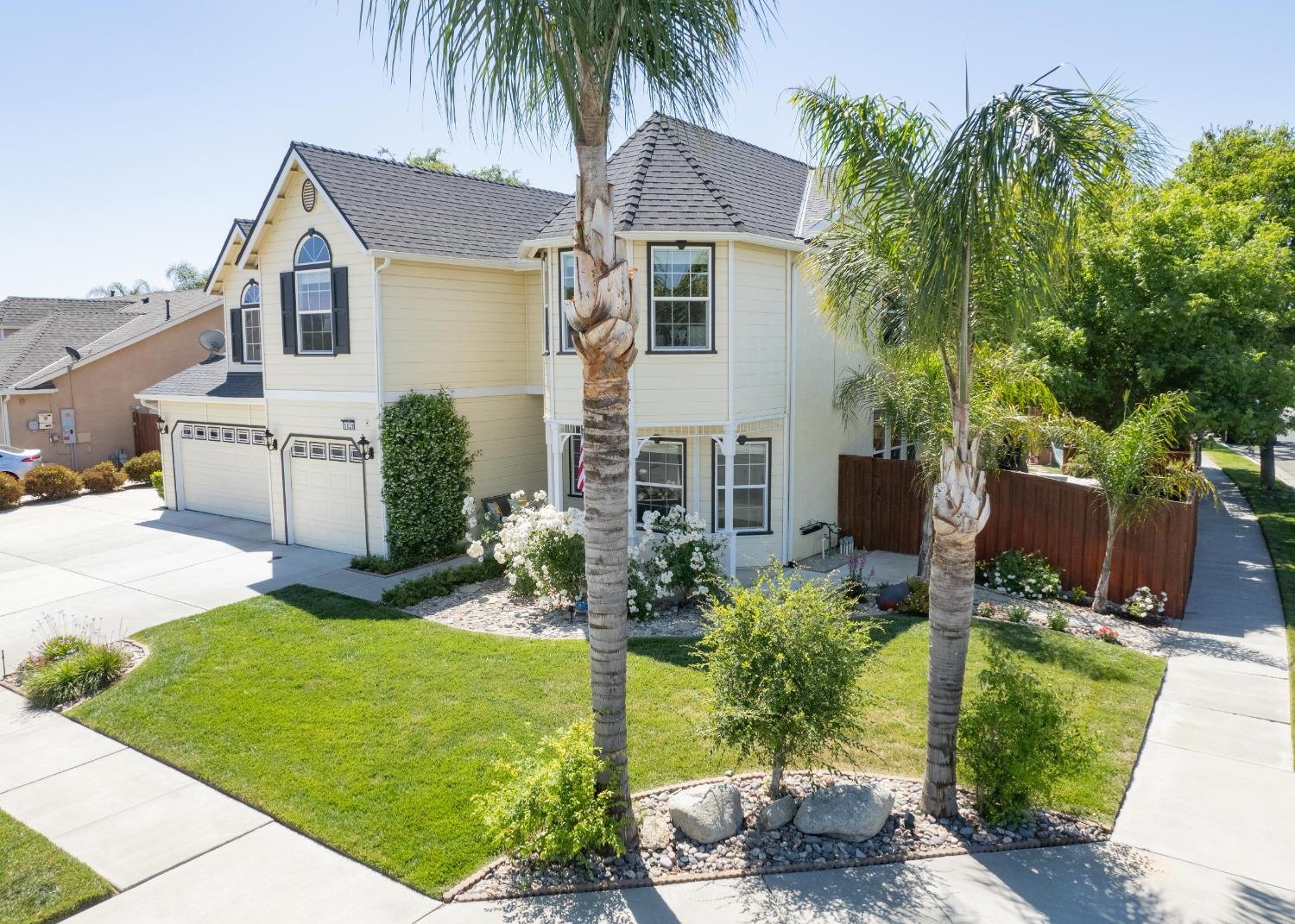 1029 Freedom Drive Lemoore, CA 93245 - Photo 3 of 44