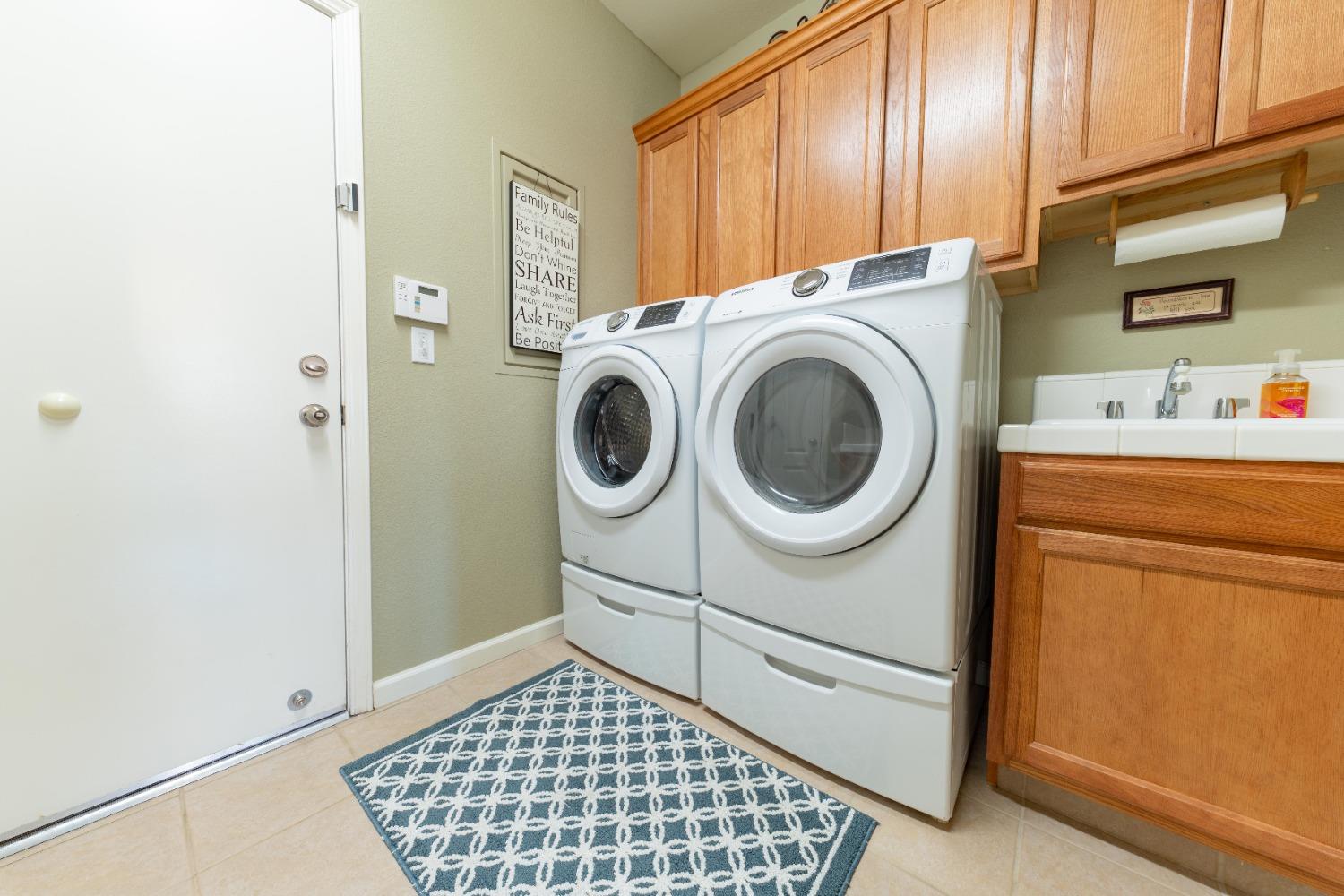 1029 Freedom Drive Lemoore, CA 93245 - Photo 32 of 44