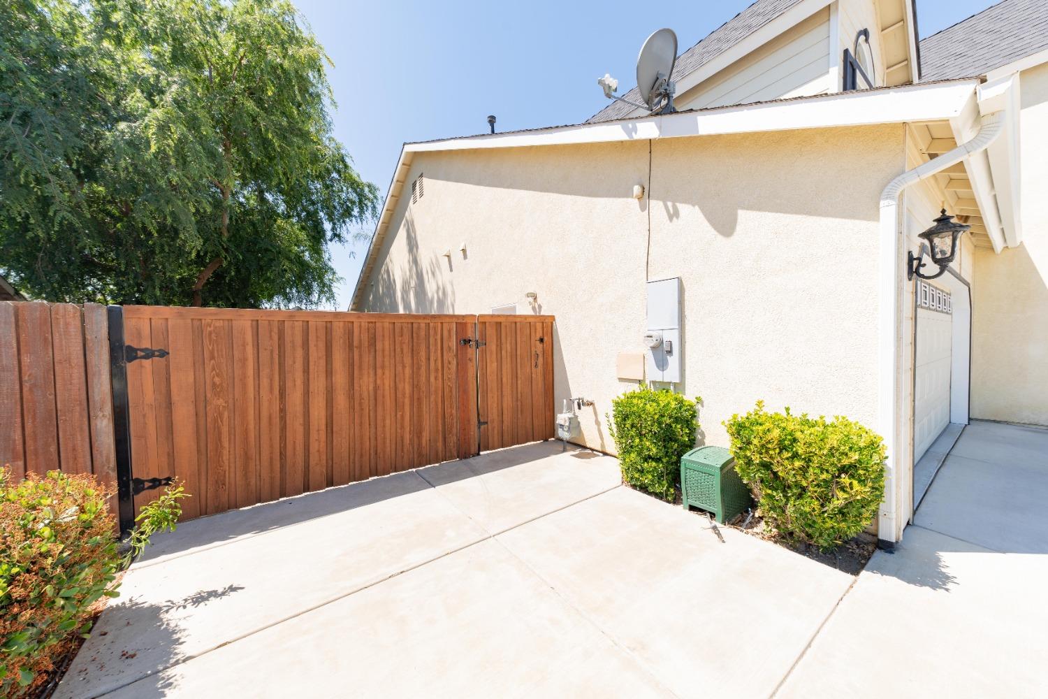 1029 Freedom Drive Lemoore, CA 93245 - Photo 40 of 44