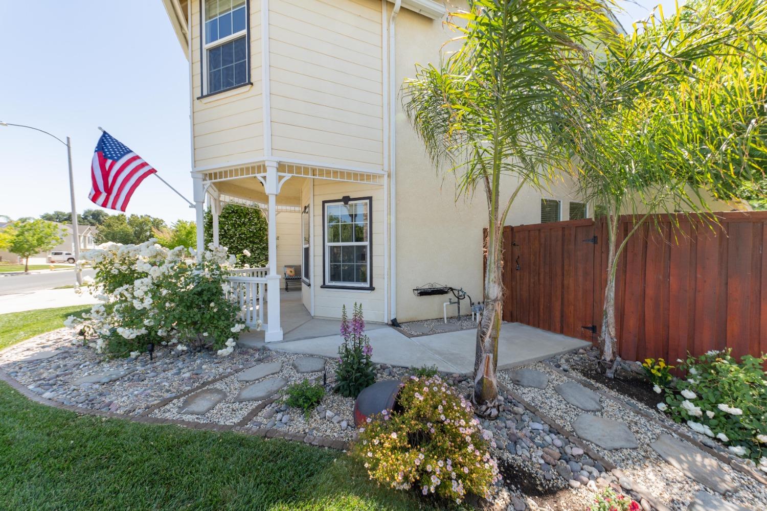 1029 Freedom Drive Lemoore, CA 93245 - Photo 4 of 44