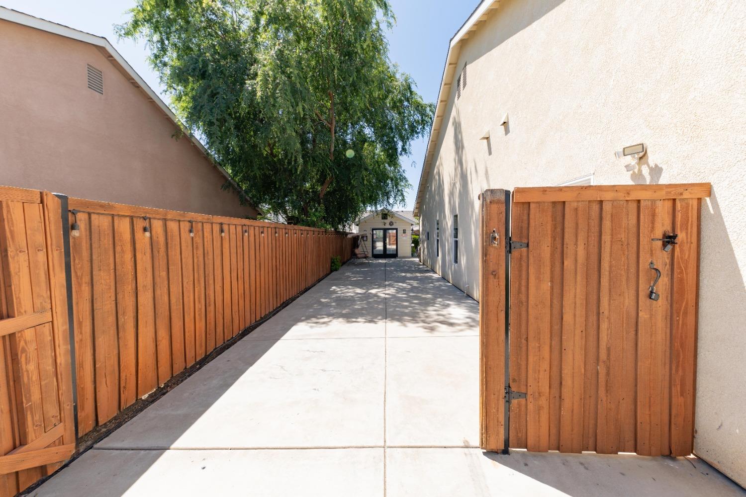 1029 Freedom Drive Lemoore, CA 93245 - Photo 41 of 44