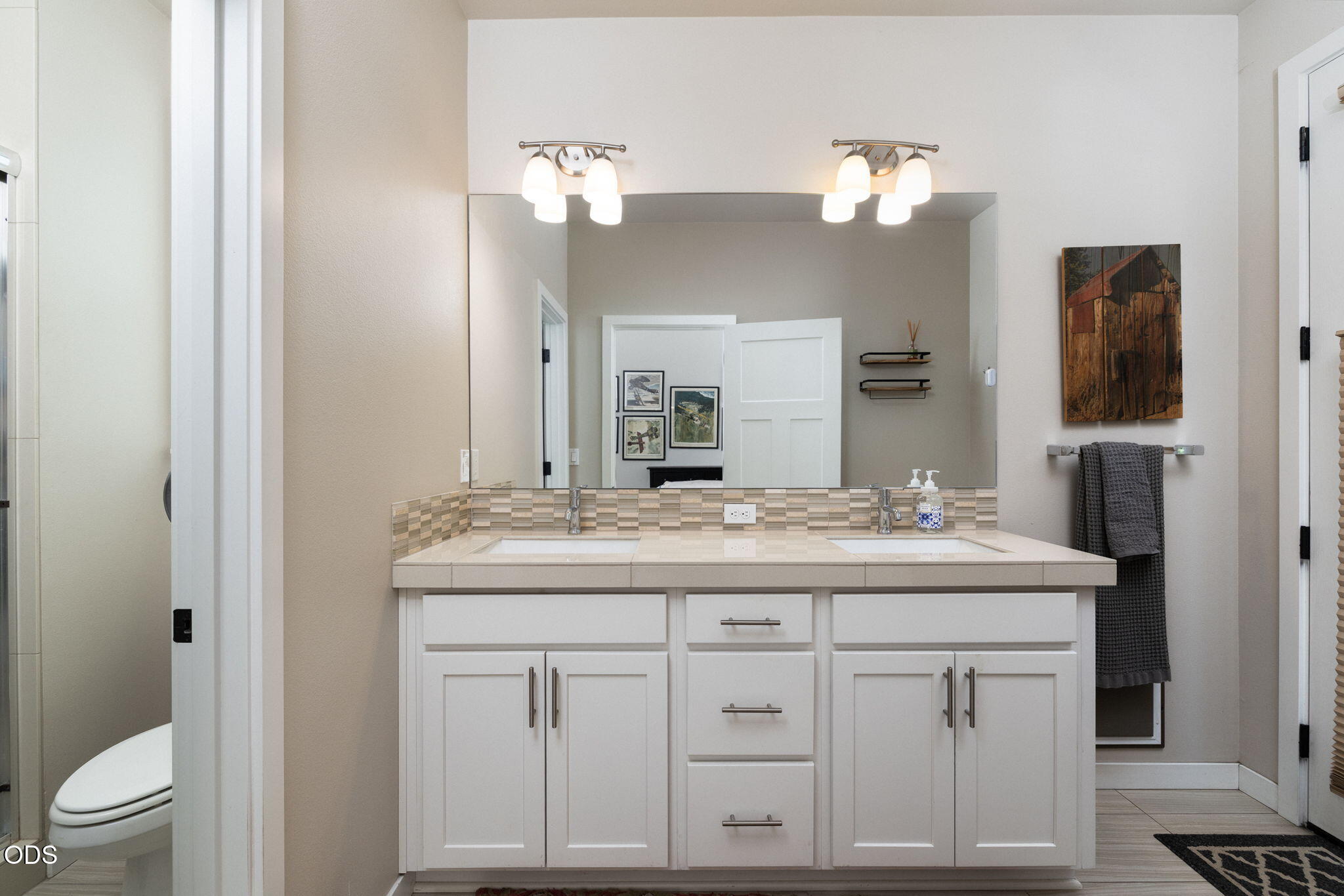 63154 Iner Loop Bend, OR 97701 - Photo 12 of 33 Gallery Image 12