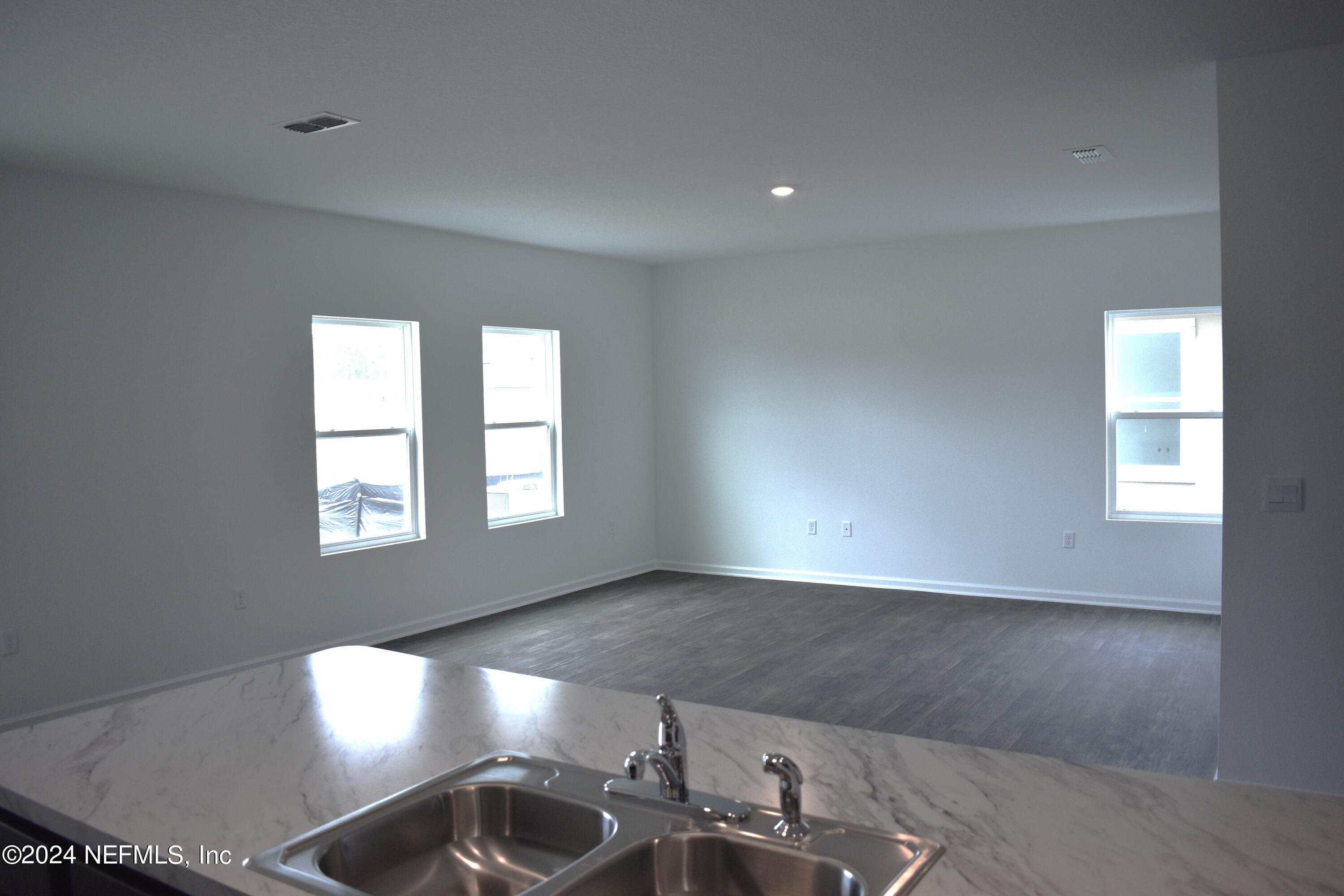 12732 European Beech Road Jacksonville, FL 32218 - Photo 14 of 28 L ARB 17 Living room