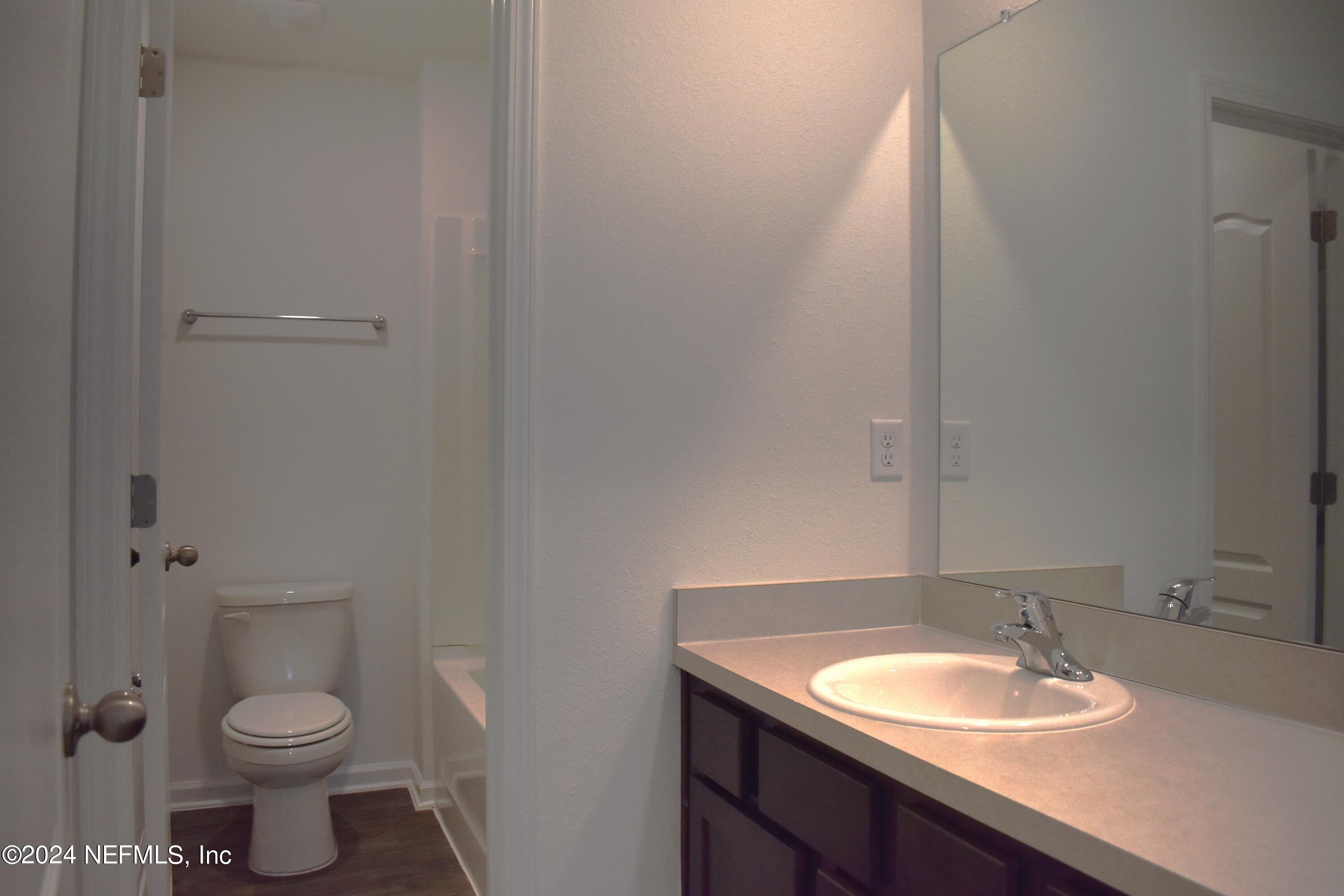 12732 European Beech Road Jacksonville, FL 32218 - Photo 17 of 28 N ARB 17 Guest bath upstairs