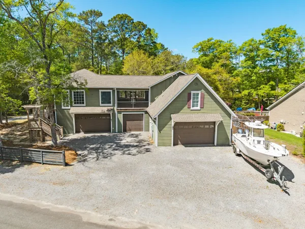 $950,000 | 86 Lake Trail, Pawleys Island, SC 29585