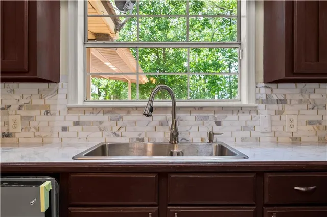 $354,000 | 9 Hill Drive, Forest Hill, LA 71430