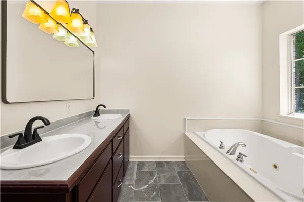 $349,000 | 9 Hill Drive, Forest Hill, LA 71430