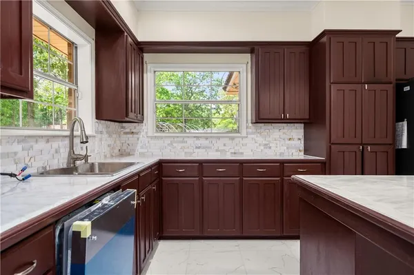 $349,000 | 9 Hill Drive, Forest Hill, LA 71430